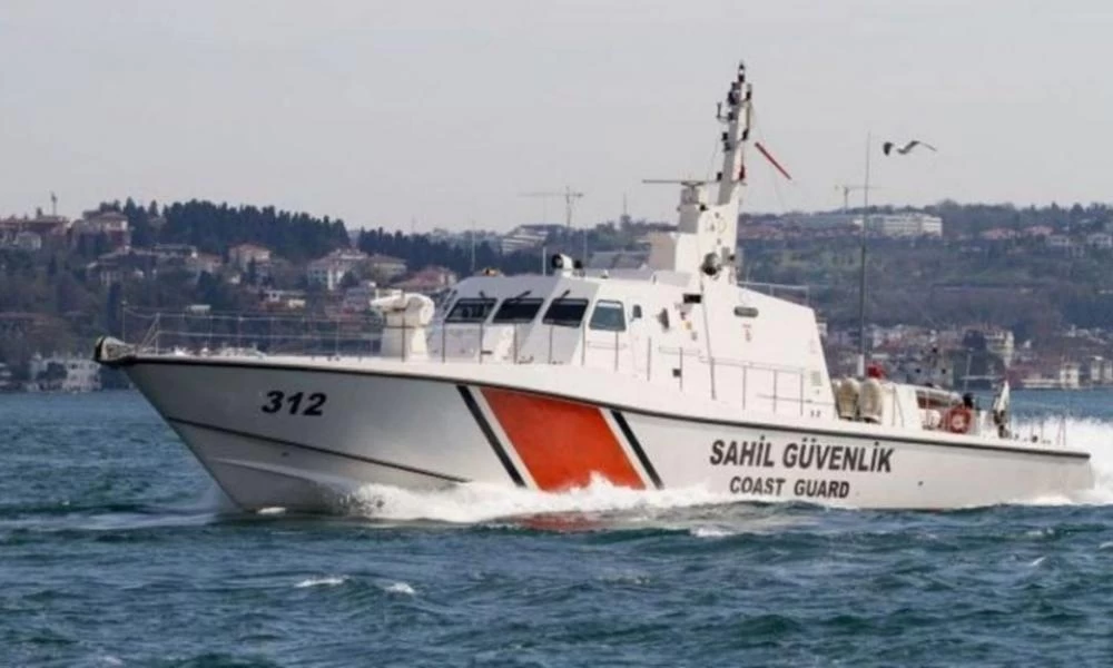 Τουρκικό περιπολικό σκάφος συγκρούστηκε με δύο σκάφη του Λιμενικού κοντά στα Ίμια